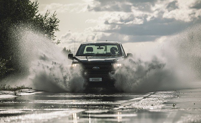 „Rolls-Royce 200EX“ (RR4) gaus 500 arklio galių 6,6 litro V12 variklį su turbokompresoriumi post thumbnail image