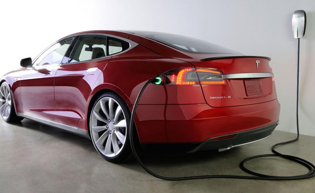 „Tesla“ gigafabrikas naudos saulės ir vėjo energiją post thumbnail image
