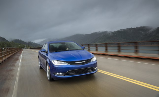 2015 m. „Chrysler 200 V6 AWD“ – 22 MPG mišrios degalų sąnaudos post thumbnail image